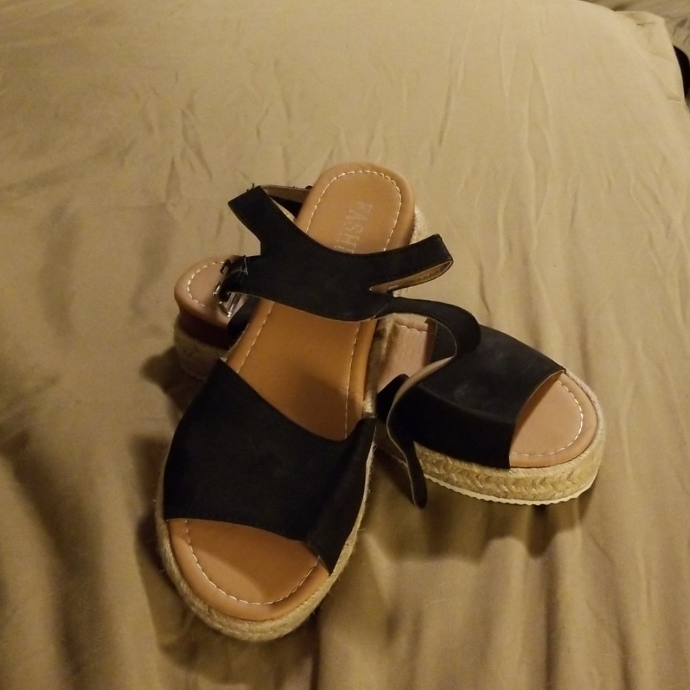 Platform sandals
